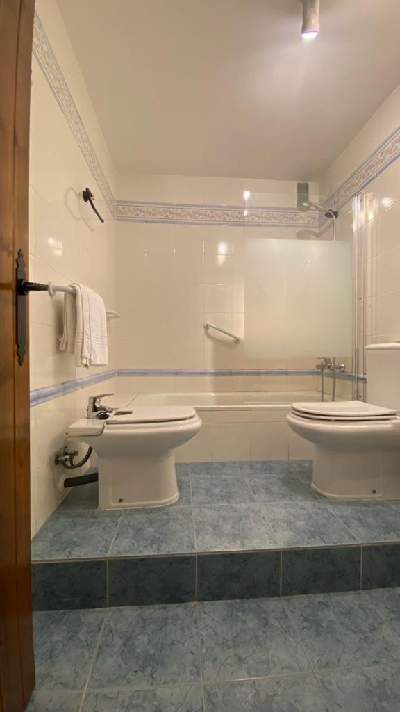 Apartamentos Nogueret Бенаск Екстериор снимка